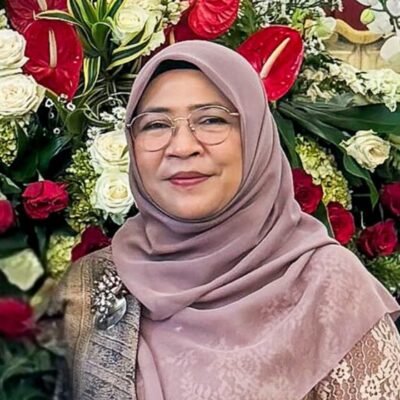 Ibu Nurlaili Raja Juli